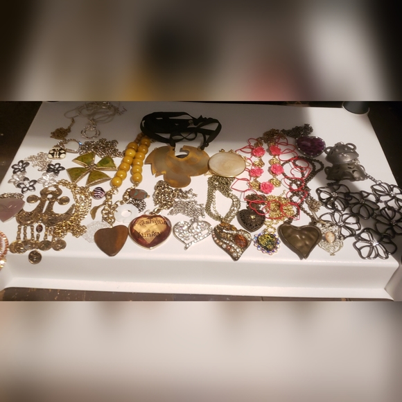 IMPRESSIVE Vintage/Modern Jewelry! Never Before Seen items! - Picture 13 of 16